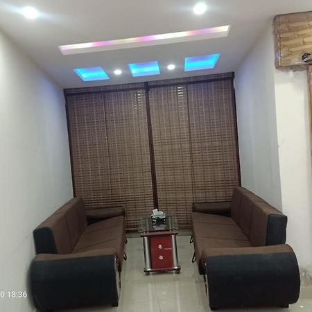 One Bed Lovely Apartment Rawalpindi Buitenkant foto