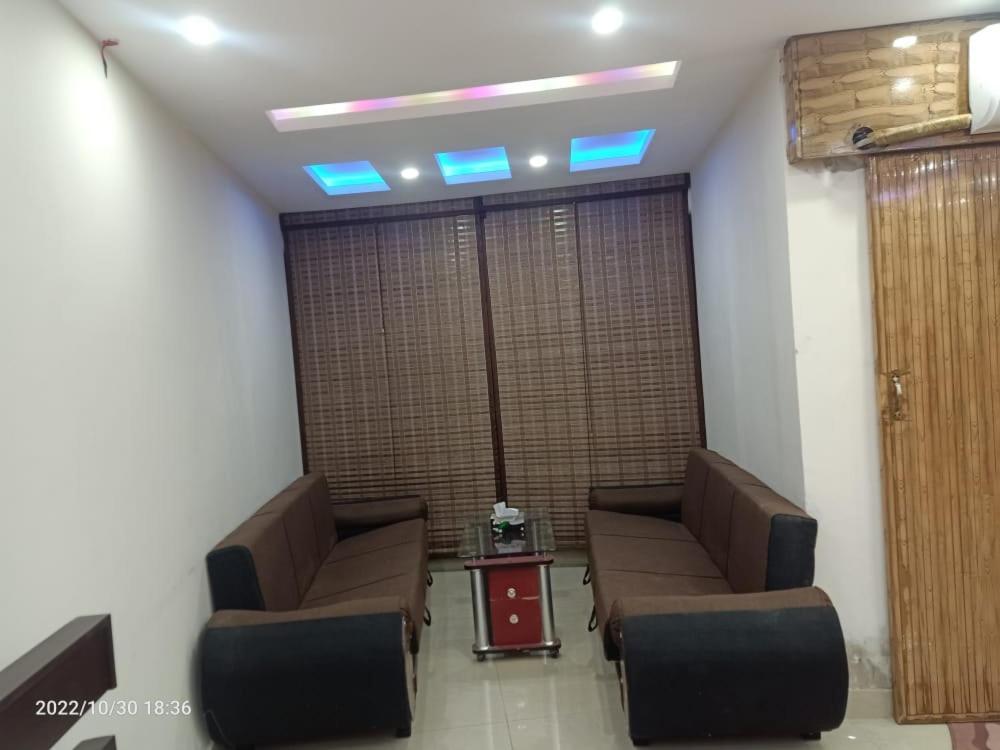 One Bed Lovely Apartment Rawalpindi Buitenkant foto