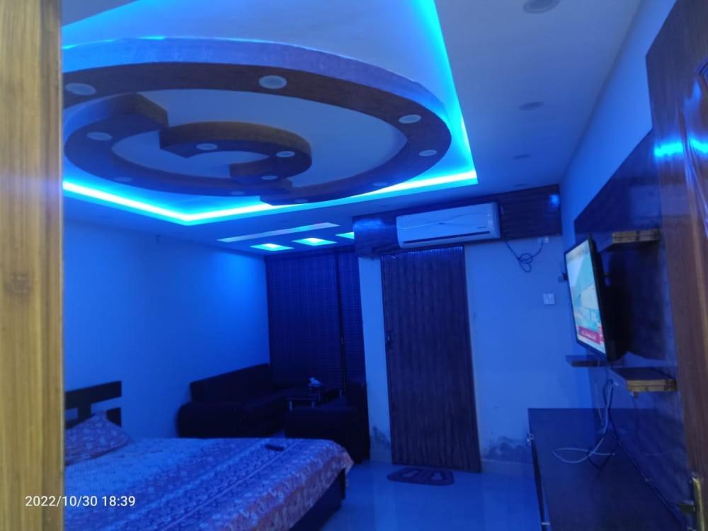 One Bed Lovely Apartment Rawalpindi Buitenkant foto